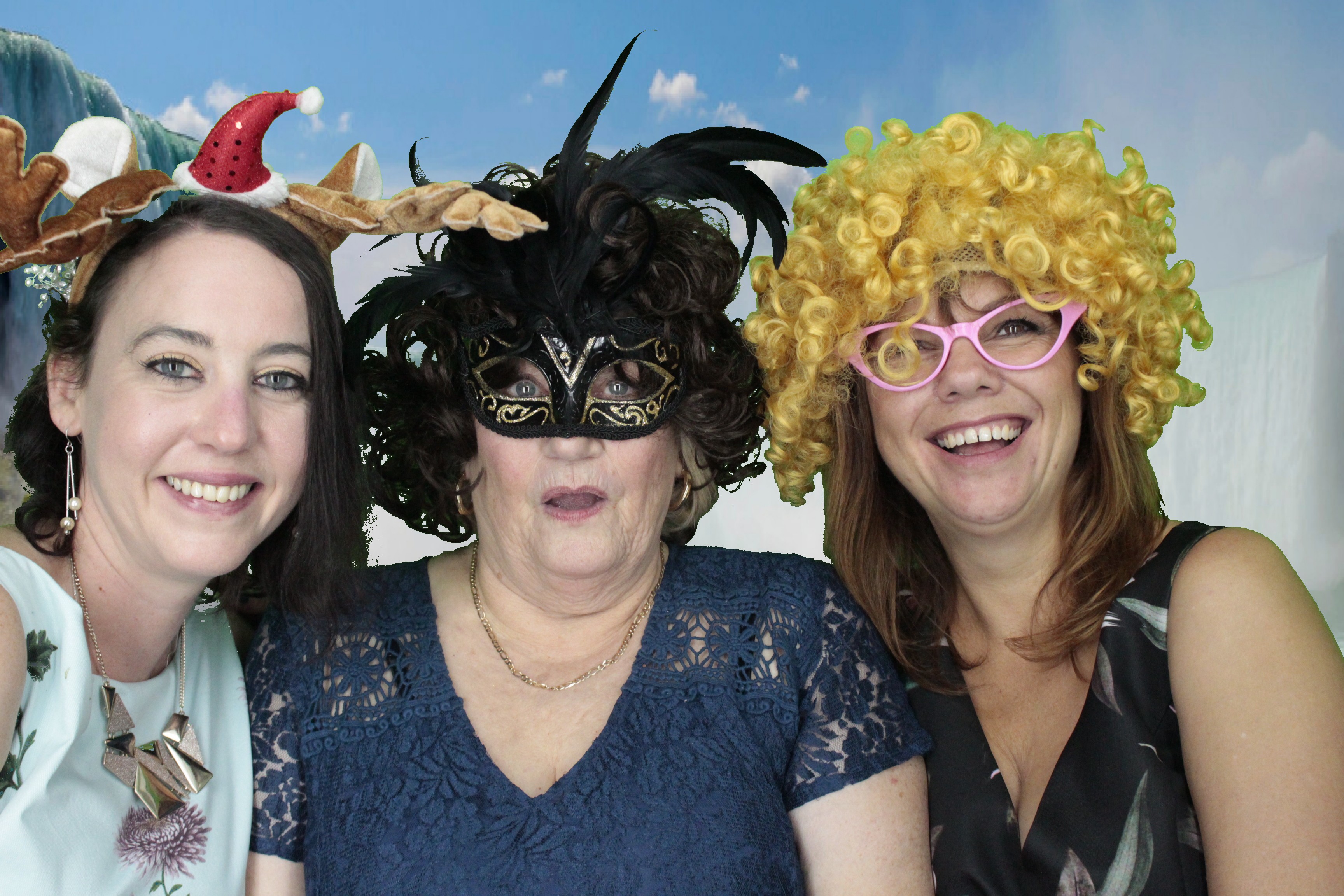 Chris & China's Wedding | View more photos from the event at gallery.myphotoboothexperience.co.uk/u/MyPhotoBoothExperienceLtd/Chris-Chinas-Wedding